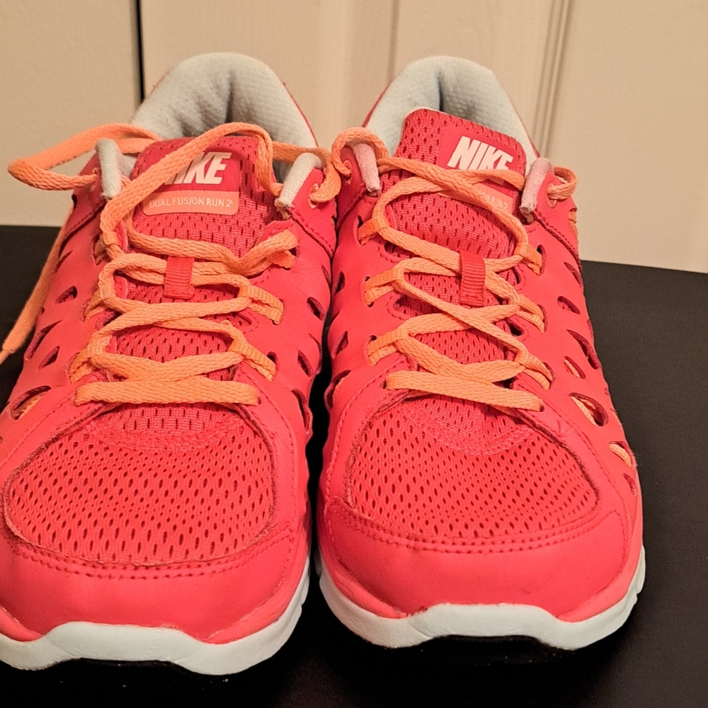 Women's Dual Fusion Nike Sneakers Good preloved condition